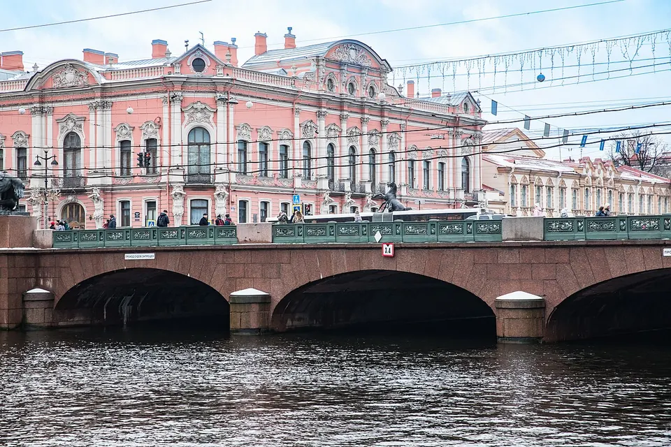 Аничков мост (кони Клодта)