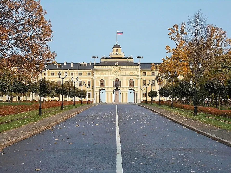 Константиновский дворец