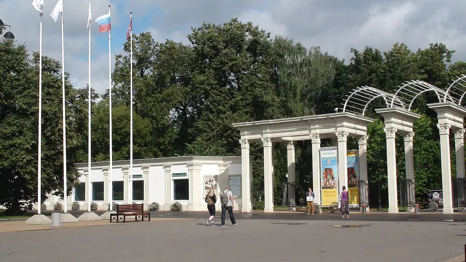 Главный вход в Сокольники