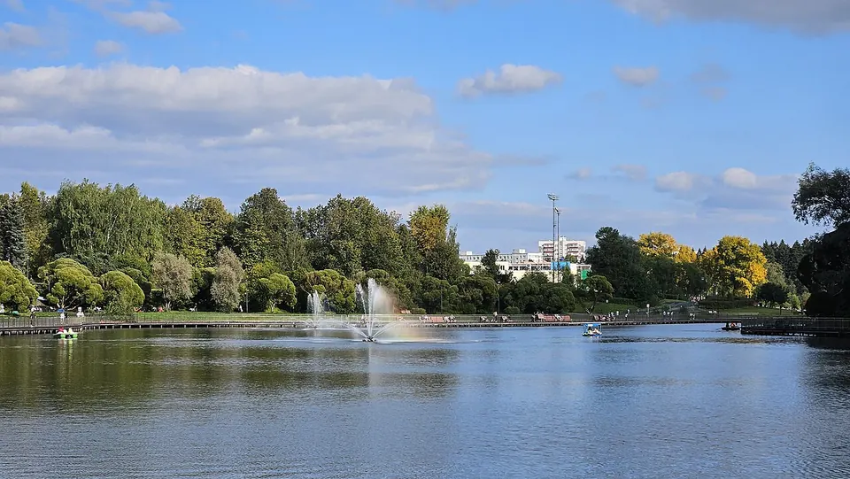 Большой городской пруд и Парк Победы