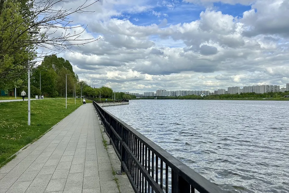 Набережная у Братеевского моста