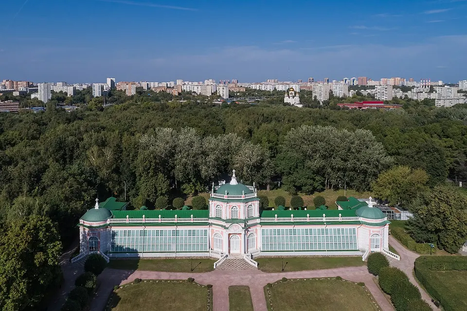 Музей керамики в Большой каменной оранжерее