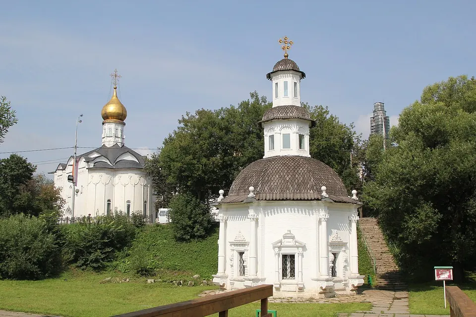 Церковь Параскевы Пятницы и Пятницкий колодец