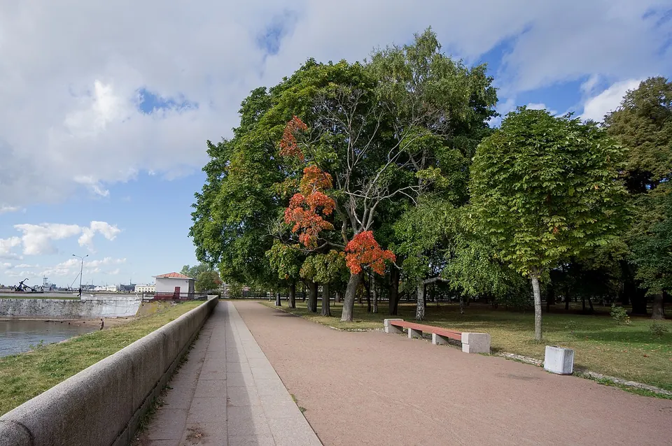 Петровский парк и Итальянский пруд