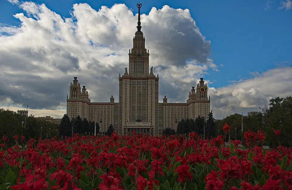 Главное здание МГУ