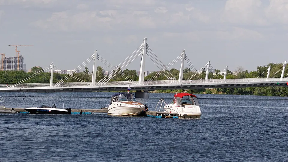 Вантовый мост через Нагатинский затон