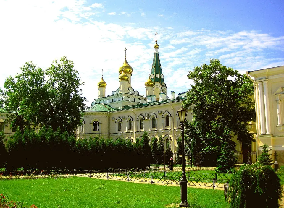 Новодевичий монастырь и кладбище