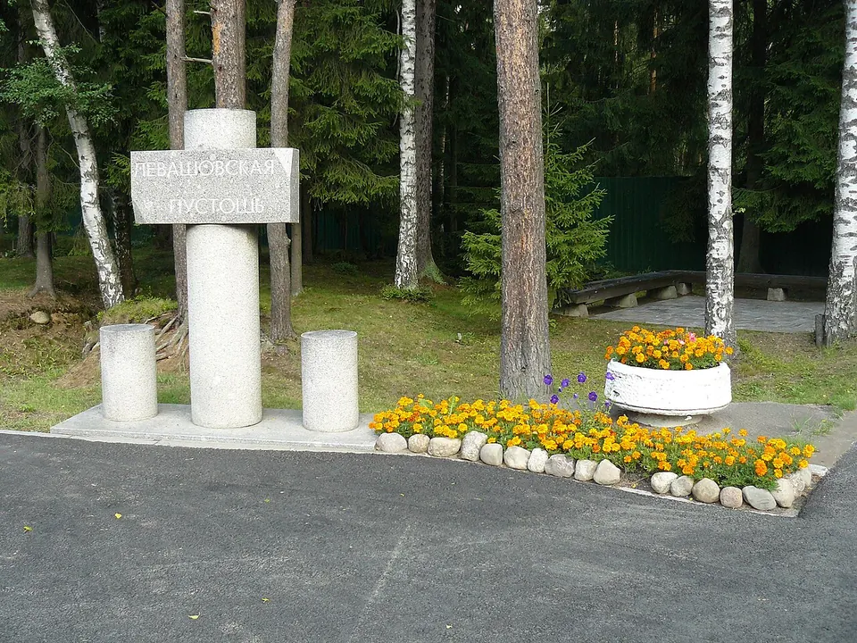 Левашовское мемориальное кладбище (Левашовская пустошь)